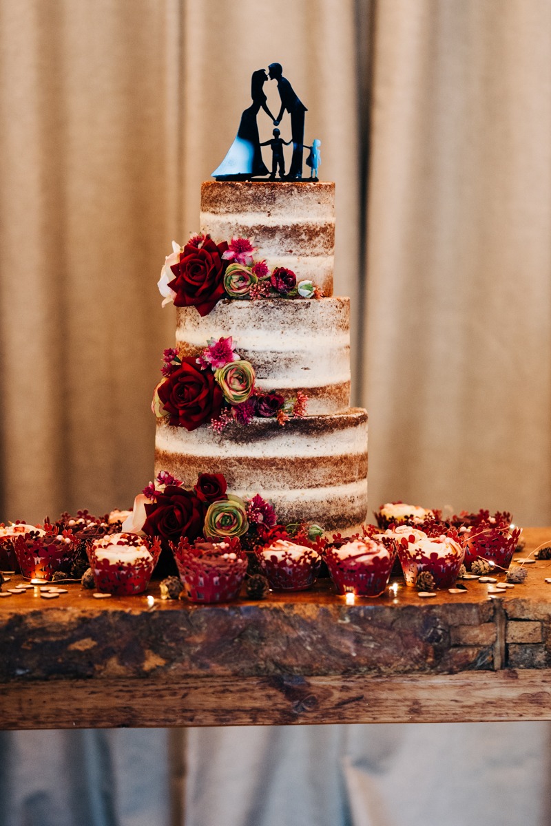 wedding cake at The Barnyard
